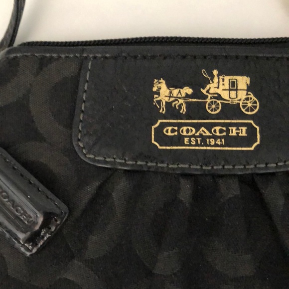 Coach wristlet - Picture 3 of 6